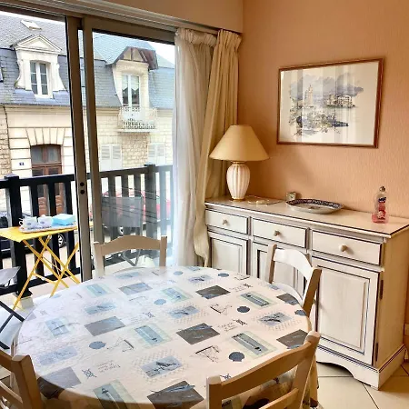 Normande Castelnau Avenue De Castelnau A Cabourg. Situe En Plein Coeur Du Cent 아파트 꺄부흐