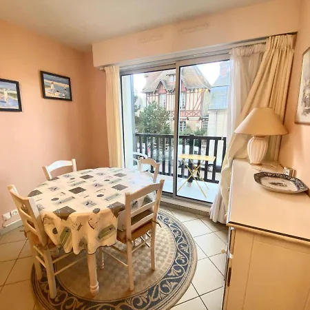 Apartmán Normande Castelnau Avenue De Castelnau A Cabourg. Situe En Plein Coeur Du Cent *